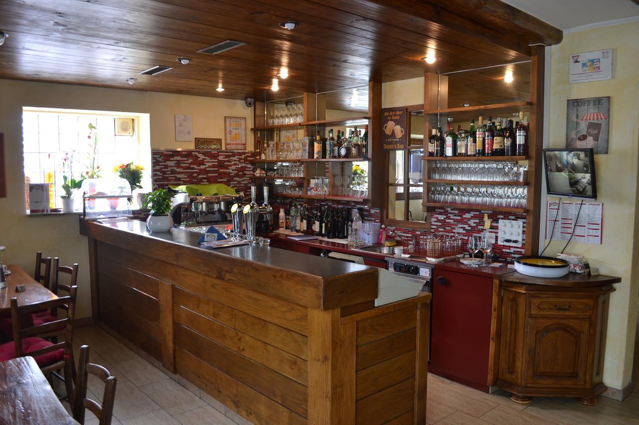 Bed and Breakfast Ristorante Del Ponte Cugnasco Экстерьер фото